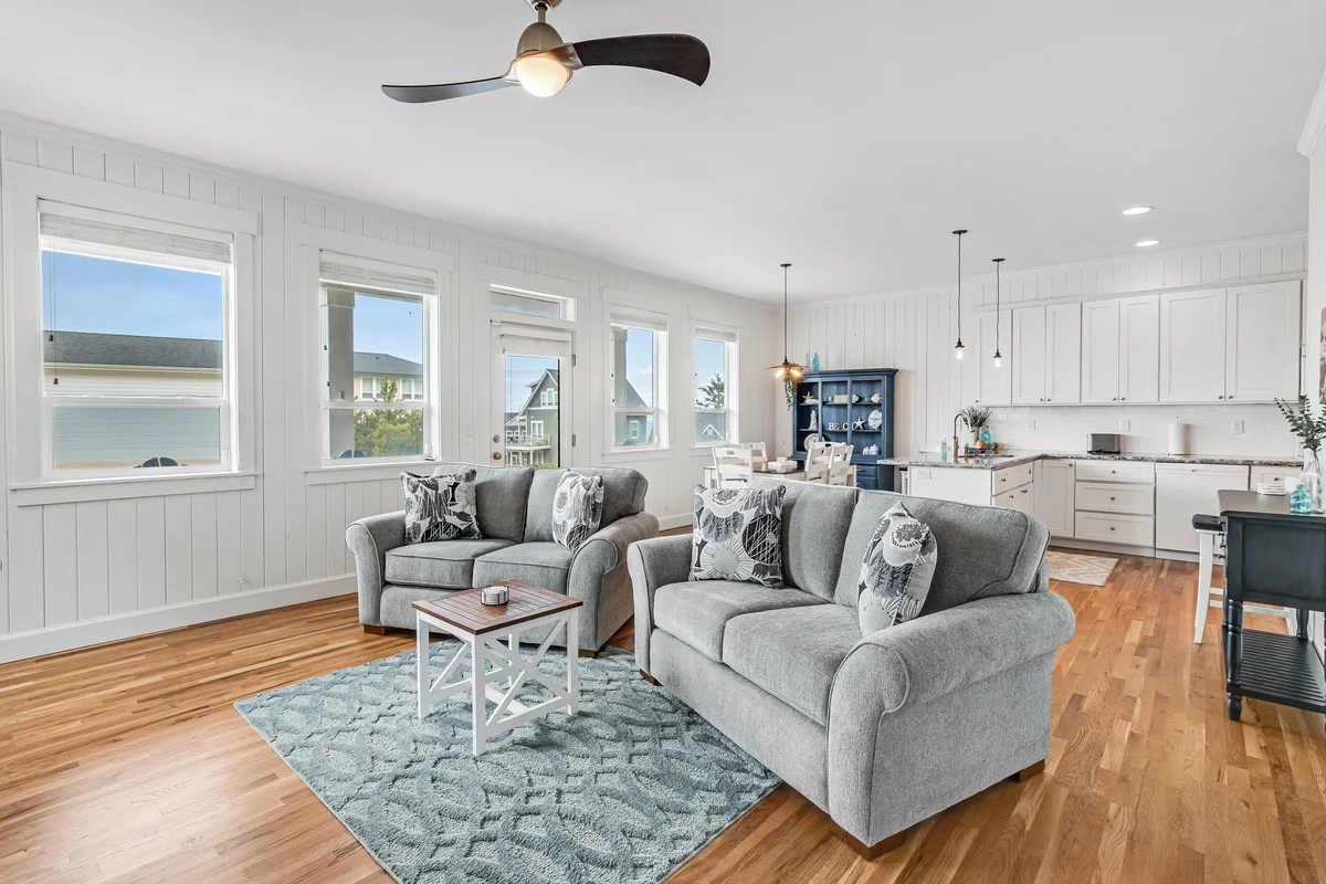 Oceanview home with WiFi washer dryer gas fireplace balcony property photo 3