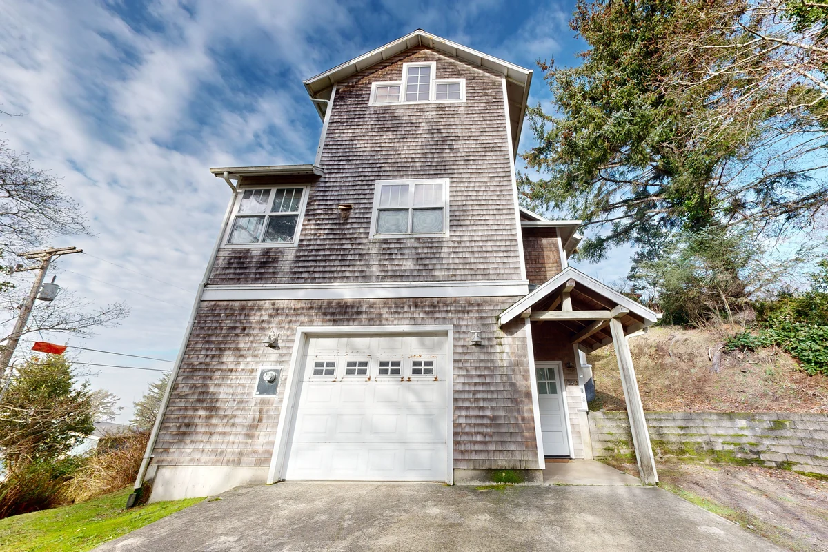 Gorgeous Home with Ocean Views Beach Access and Private Hot Tub property photo 1