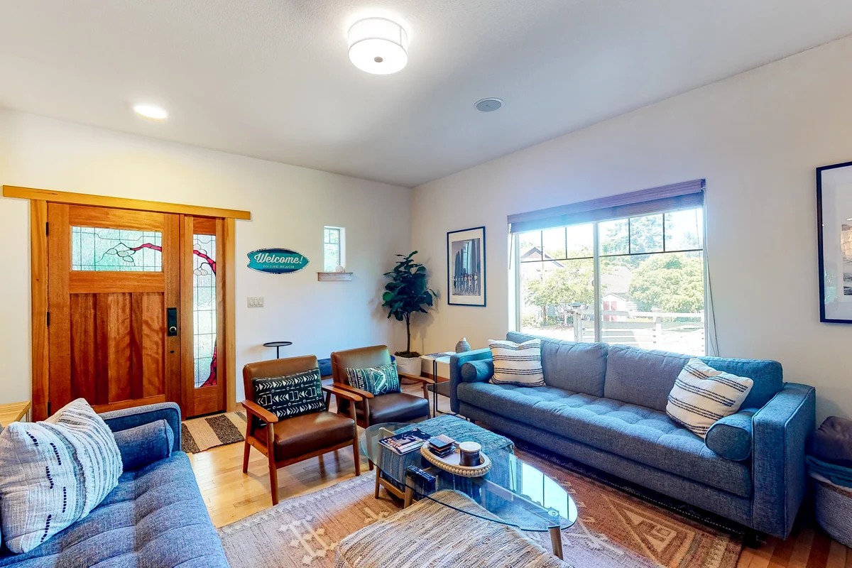 Friendly Home with Private Hot Tub High Speed WiFi and Wood Burning Fireplace property photo 5