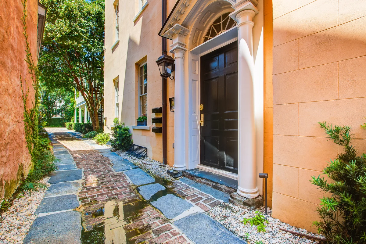 Rainbow Row Pied-À-Terre - 30 Day Rental property photo 3