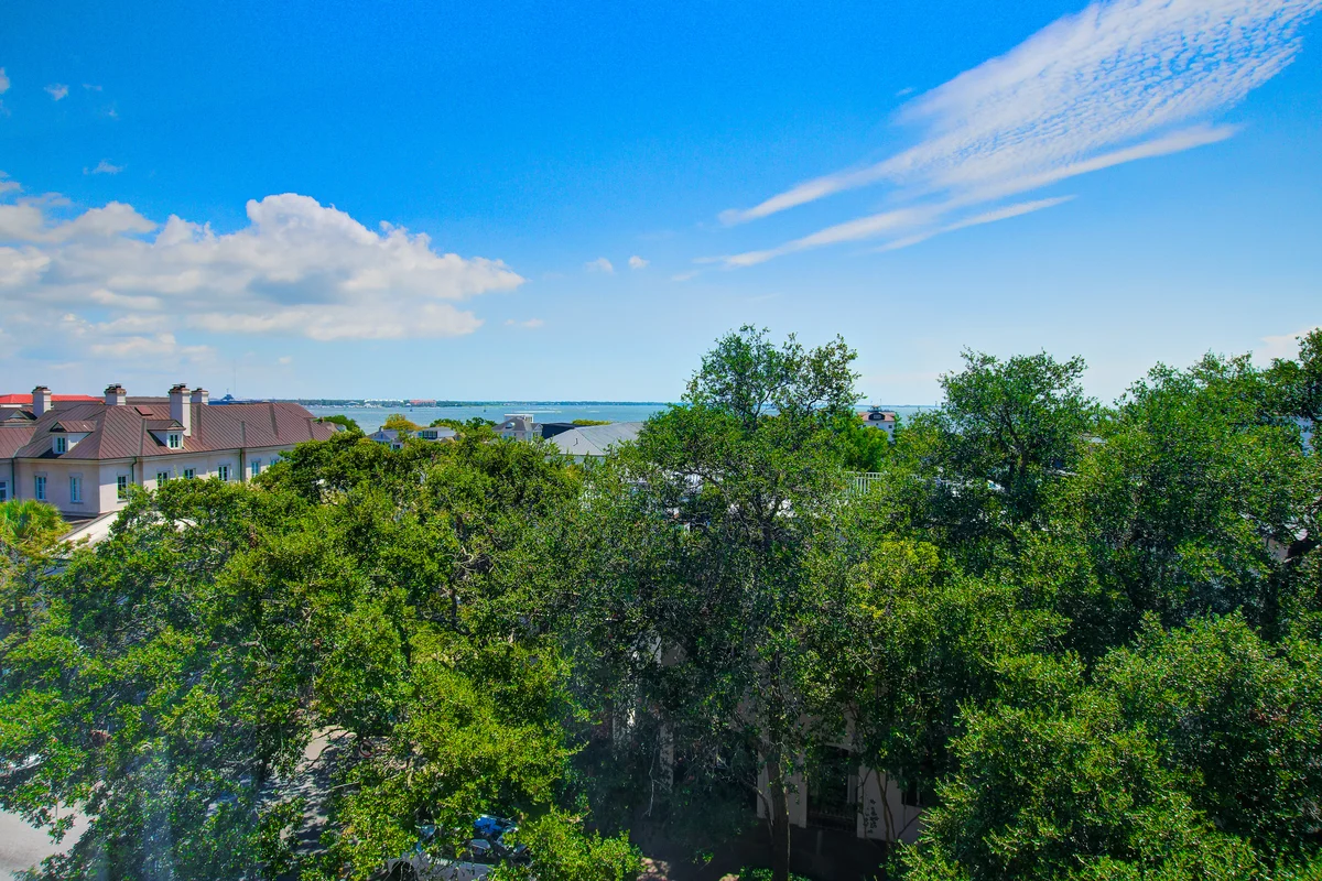 Rainbow Row Pied-À-Terre - 30 Day Rental property photo 5