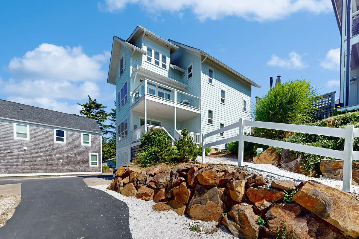 Ocean Views, Hot Tub & Coastal Comfort property photo 3