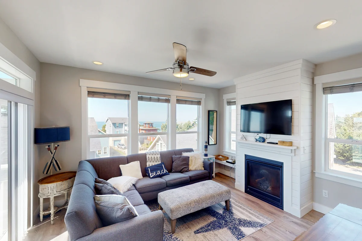Ocean Views, Hot Tub & Coastal Comfort property photo 5