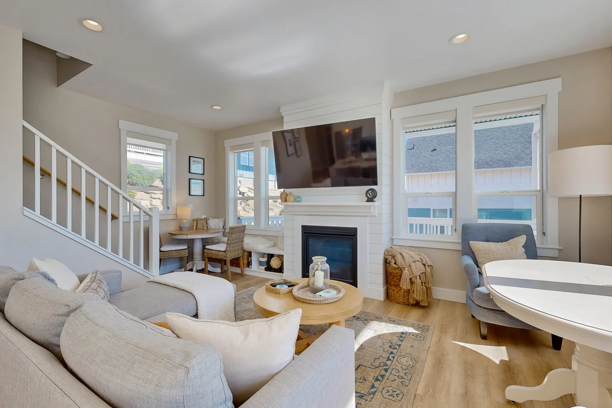 Discover Coastal Bliss Your Perfect Retreat Awaits in Lincoln City property photo 4