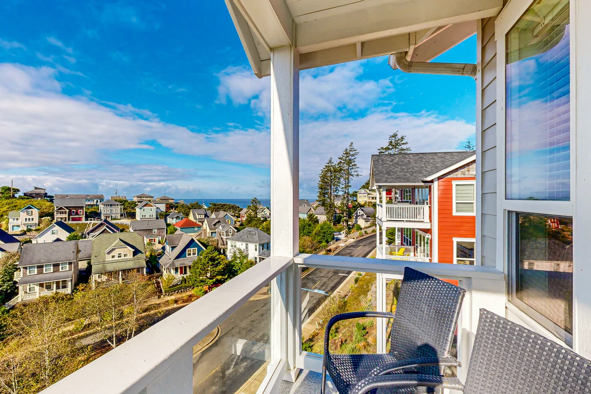 Beautiful and spacious oceanview home with hot tub and foosball table property photo 2