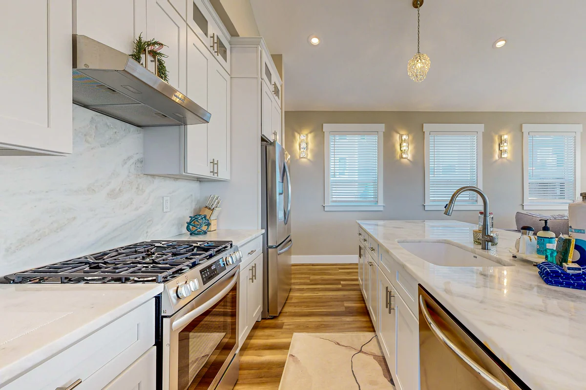 Beautiful and spacious oceanview home with hot tub and foosball table property photo 3