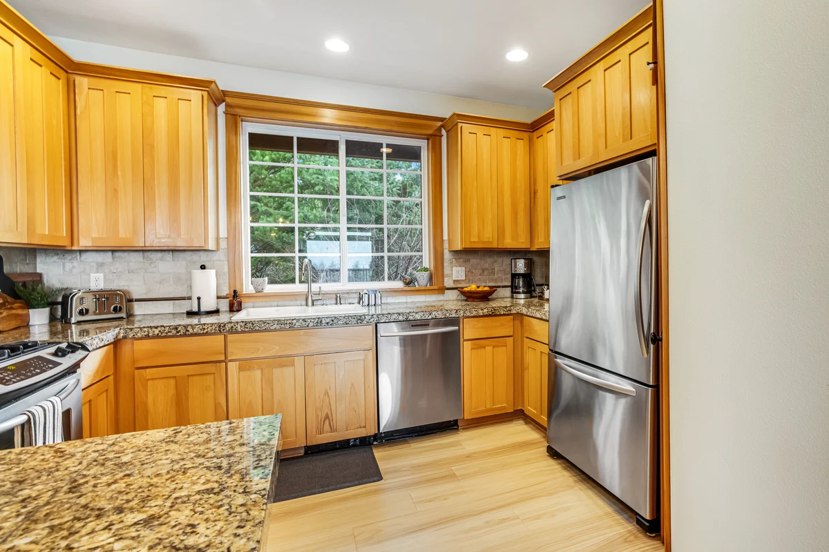 Dog friendly home with ocean views deck washer dryer grill and fireplace property photo 5