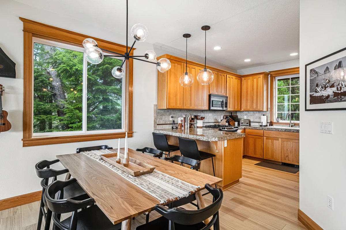 Dog friendly home with ocean views deck washer dryer grill and fireplace property photo 3