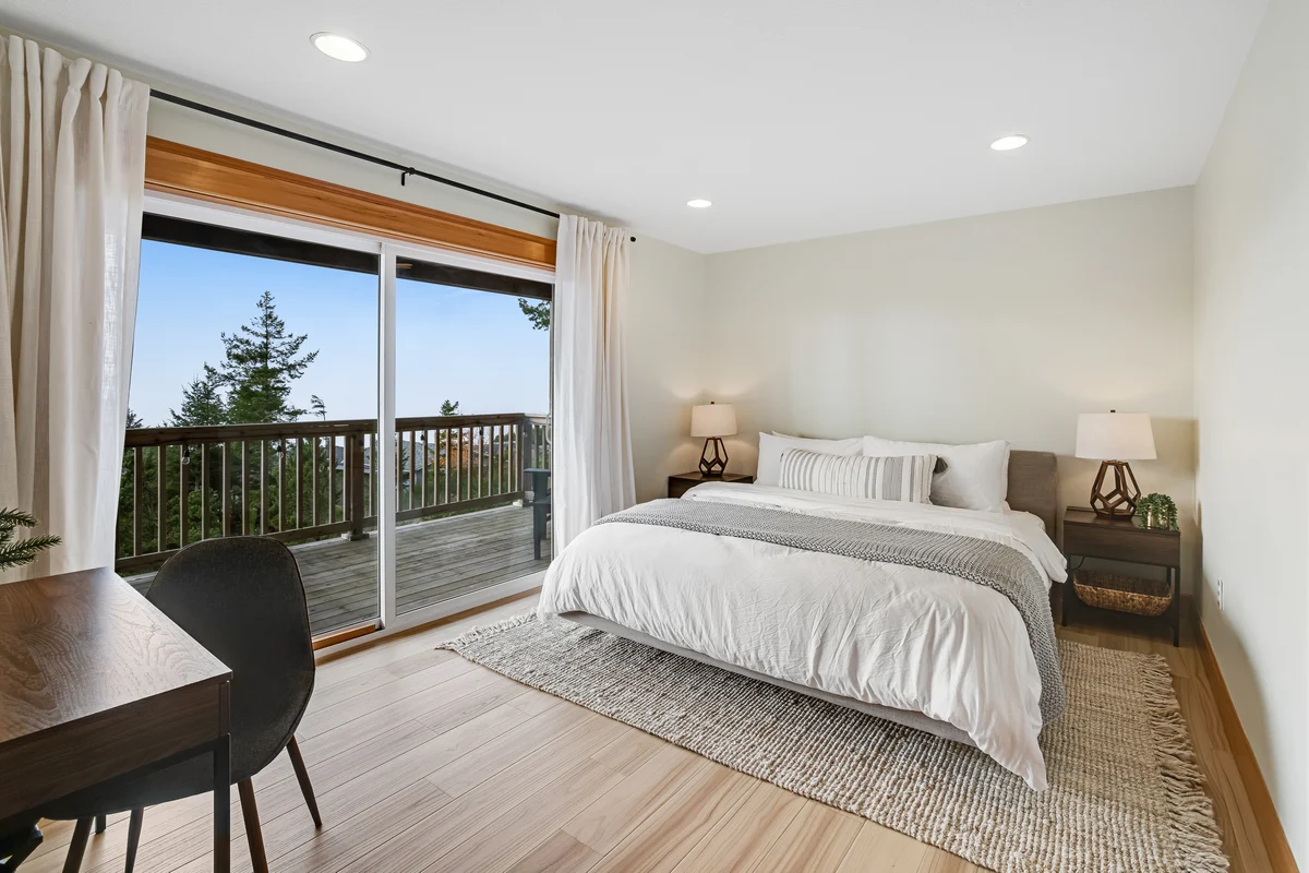 Dog friendly home with ocean views deck washer dryer grill and fireplace property photo 4