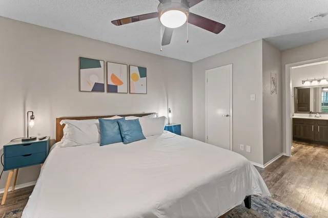 Bedroom 1 image 1