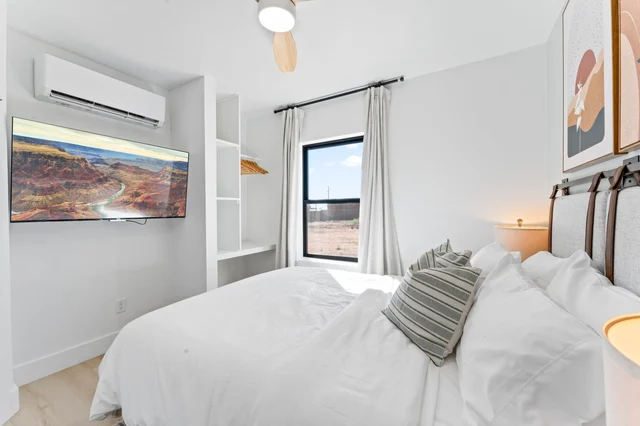 Bedroom 1 image 1