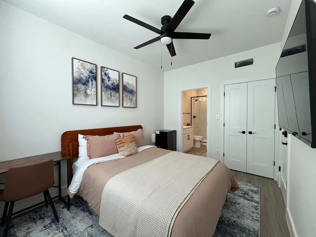 Bedroom 1 image 1