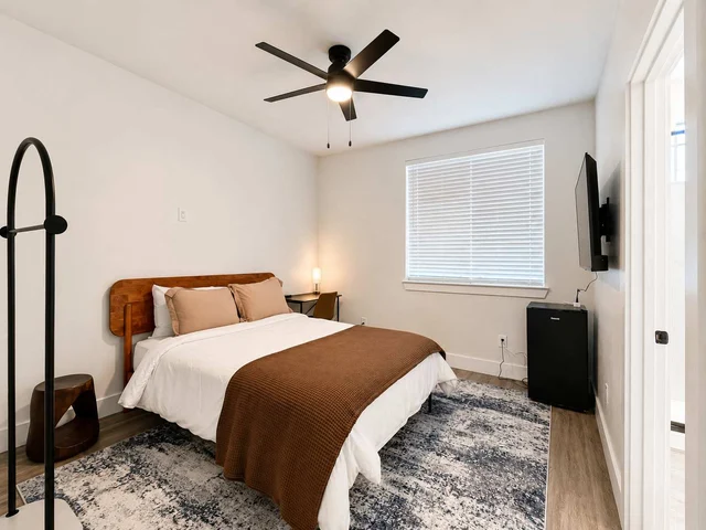 Bedroom image 1