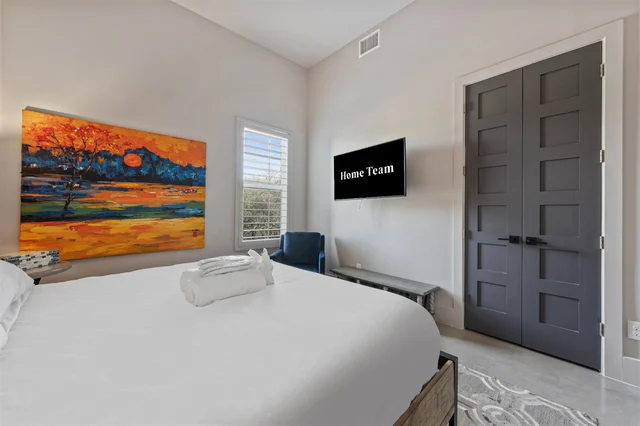 Bedroom image 1