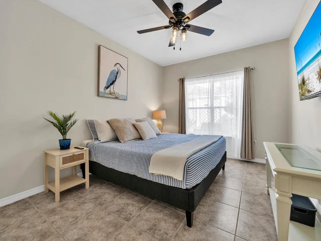 Bedroom 3 image 1