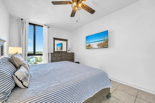 Bedroom 1 image 1