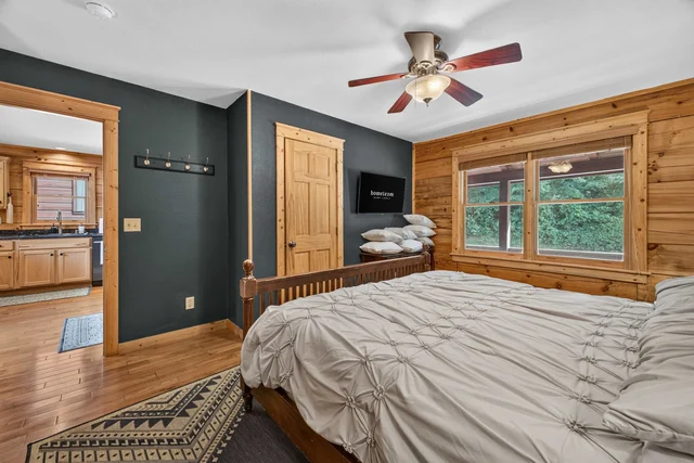 Bedroom image 1