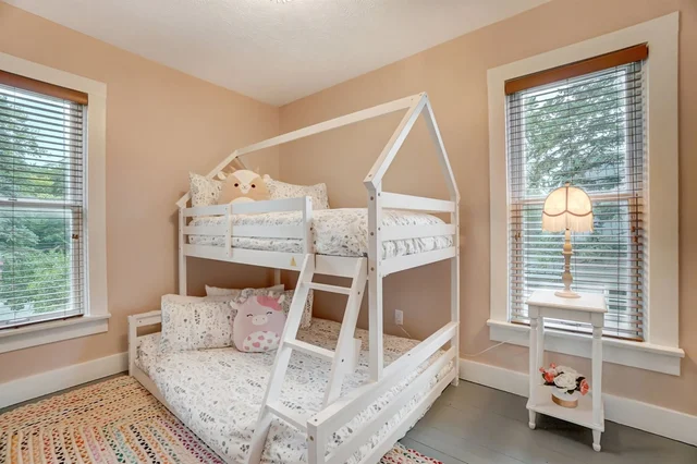 Bedroom 1 image 1