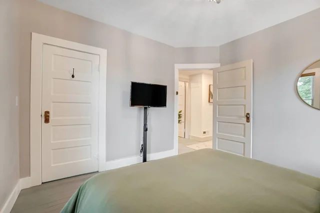 Bedroom 3 image 1