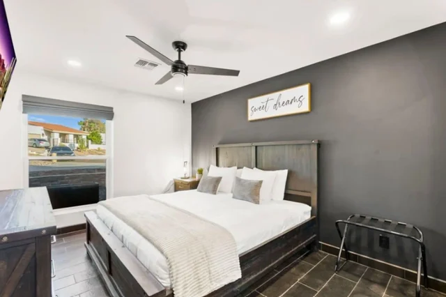 Bedroom 1 image 1