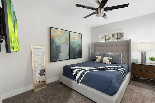 Bedroom 5 image 1