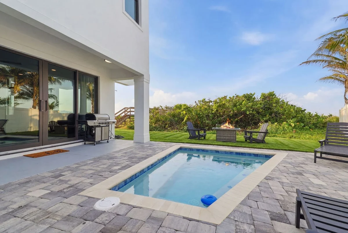 Beachfront Oasis: Pools & Fire Pits property photo 3
