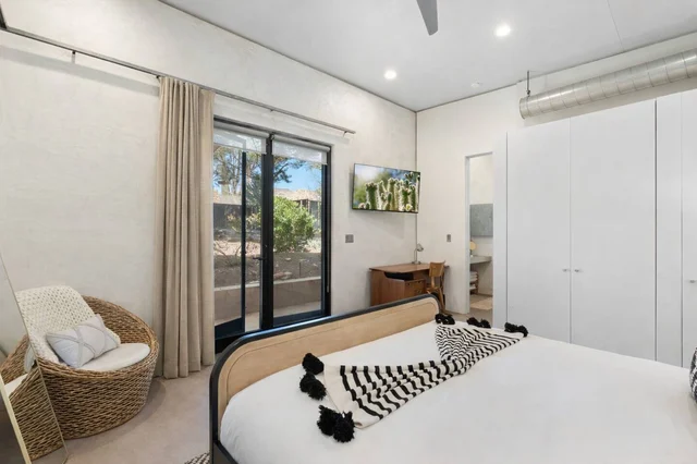 Bedroom 1 image 1