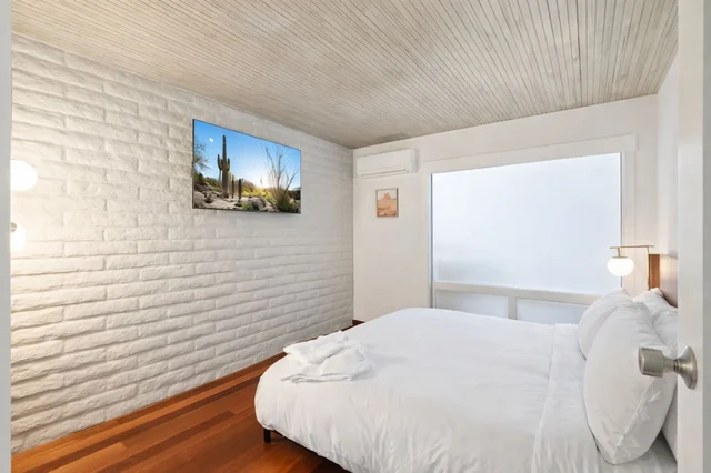 Bedroom 3 image 1