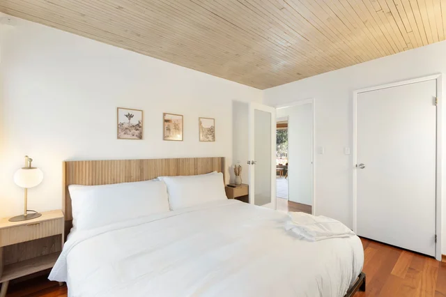 Bedroom 1 image 1