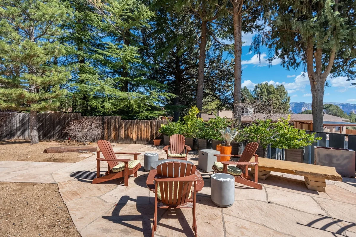 Grand Desert Jewel: Hot Tub, Views & Sauna property photo 4