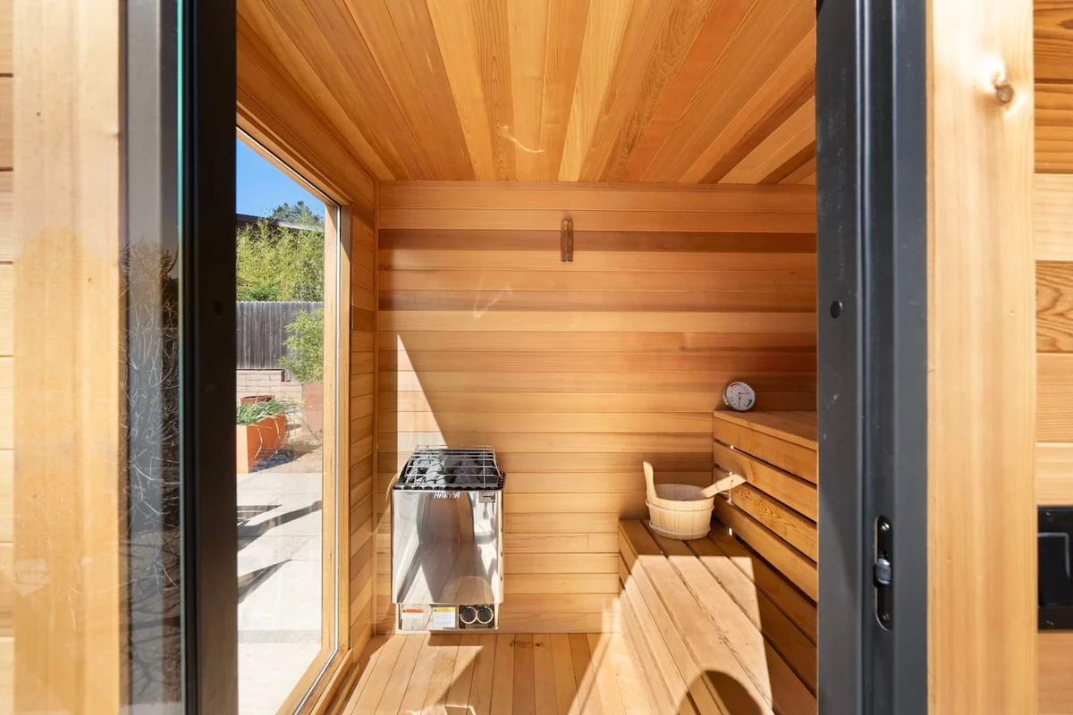 Grand Desert Jewel: Hot Tub, Views & Sauna property photo 2