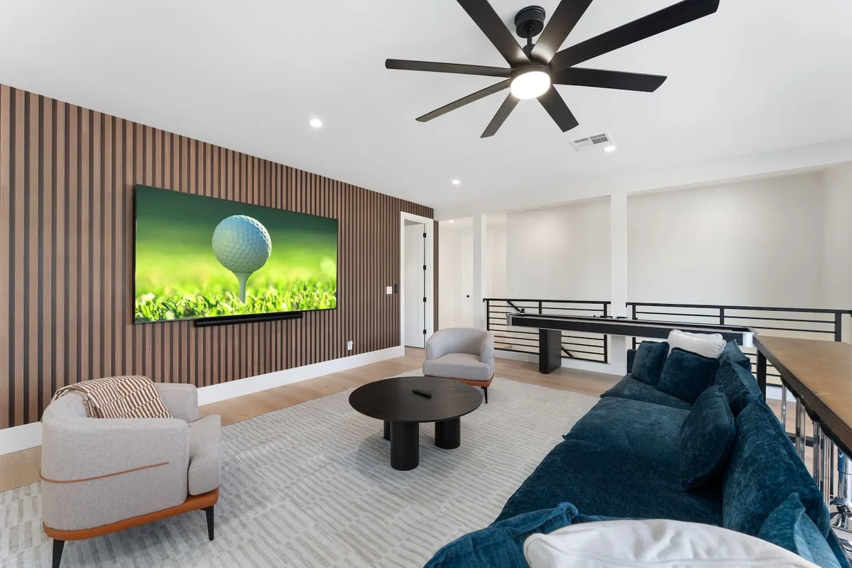 Mountains, Pool & Games: Oh My property photo 4