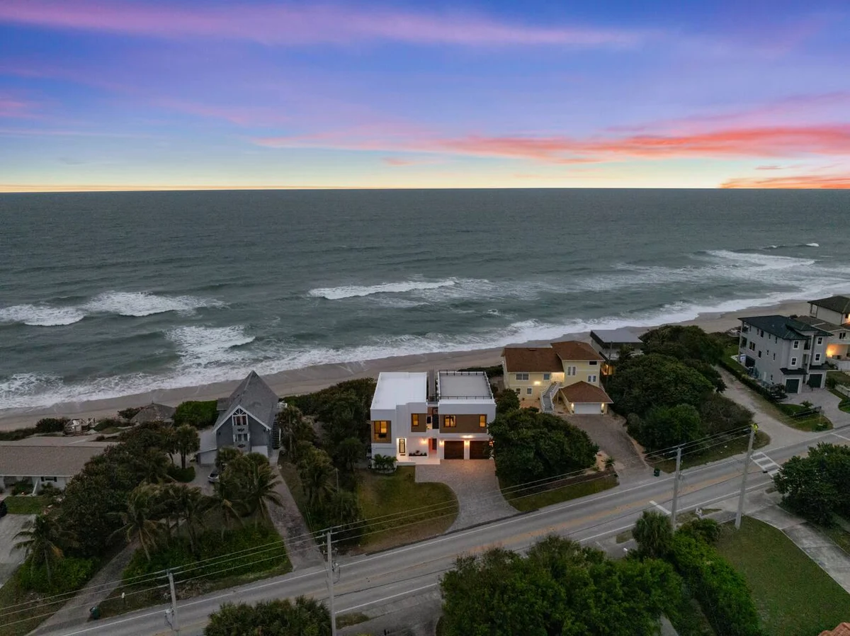 Melbourne Beachfront Pool & rooftop deck property photo 3