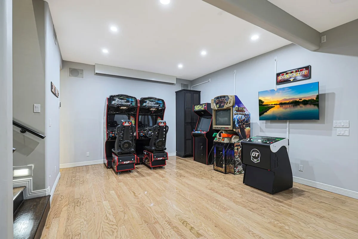 Pickleball Main House, Pool, Hot Tub, Arcade property photo 4