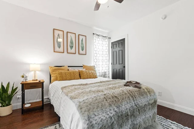 Bedroom 1 image 1