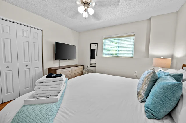 Bedroom 2 image 1