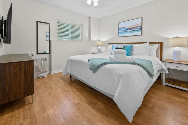 Bedroom 1 image 1