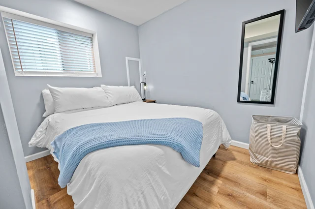 Bedroom 5 image 1