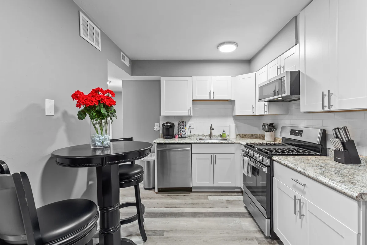 604 Clark Street Unit 8 property photo 2