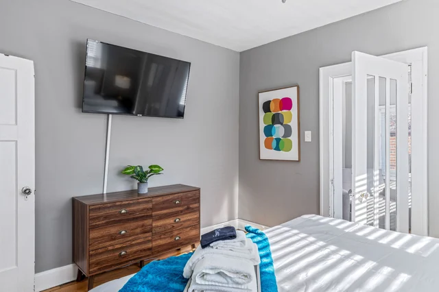 Bedroom 1 image 1