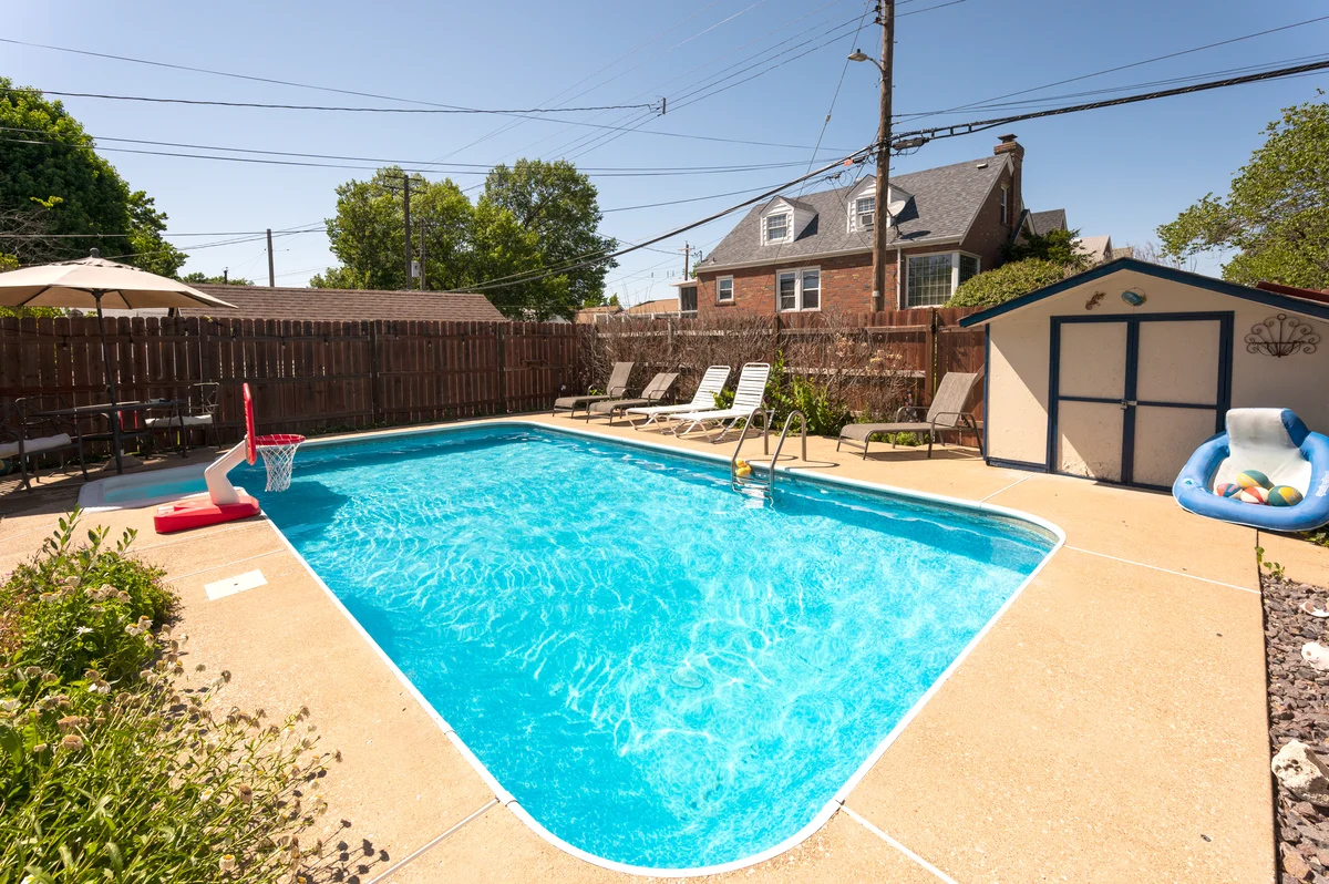 5431 Pernod Avenue property photo 2