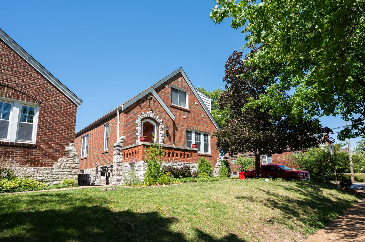 5431 Pernod Avenue property photo 3
