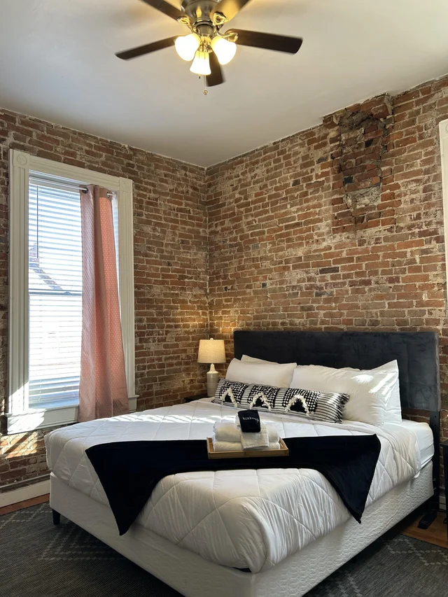 Bedroom 1 image 1