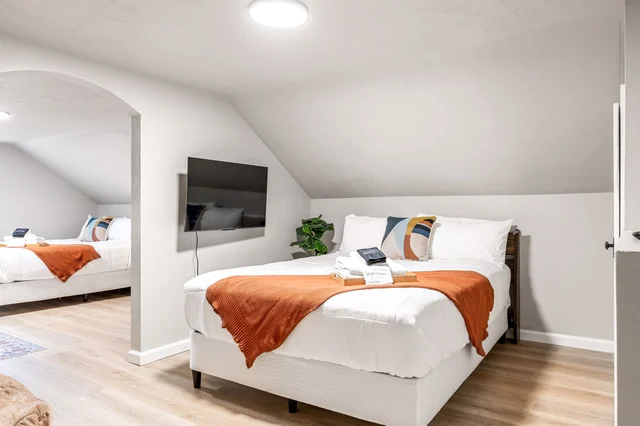 Bedroom 3 image 1