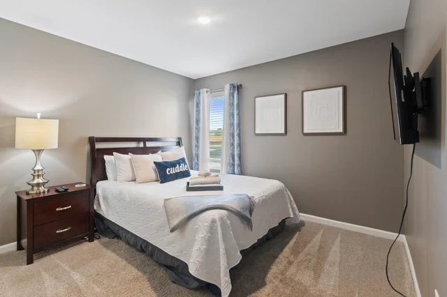 Bedroom 2 image 1