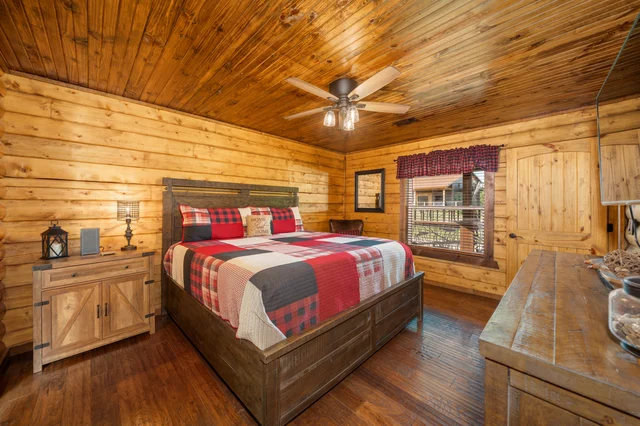 Bedroom 1 image 1