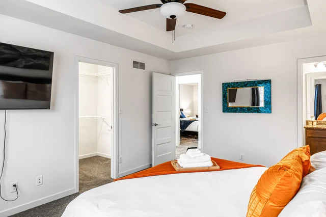 Bedroom 1 image 1