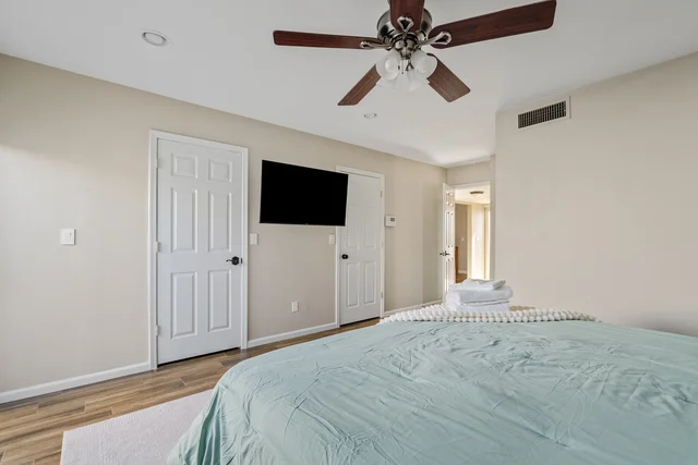 Bedroom 2 image 1