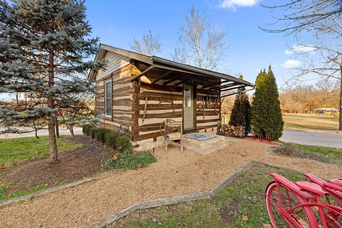 208 Ferry Small Cabin property photo 4