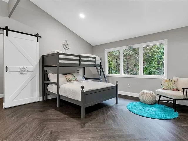 Bedroom 4 image 1